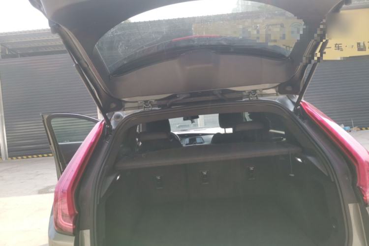 Used Cadillac XT4 2018 28T Two-Wheel Drive Tech Version Trunk