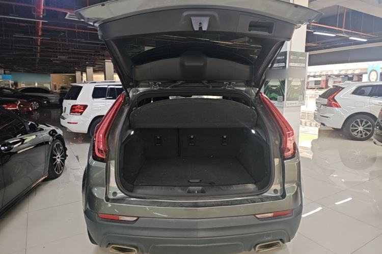 Used Cadillac XT4 2018 28T Two-Wheel Drive Tech Version Trunk