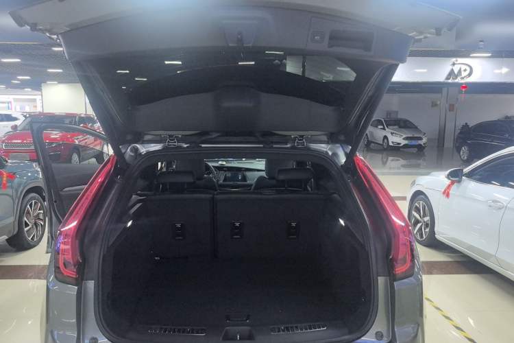 Used Cadillac XT4 2018 28T Two-Wheel Drive Leading Version Trunk