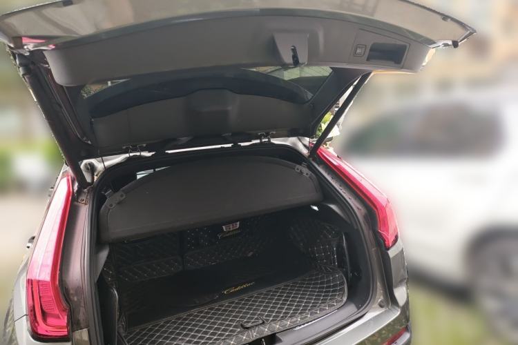 Used Cadillac XT4 2018 28T Two-Wheel Drive Leading Version Trunk