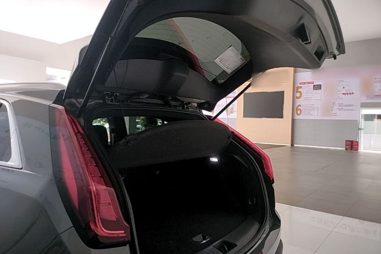 Used Cadillac XT4 2018 28T Two-Wheel Drive Tech Version Trunk