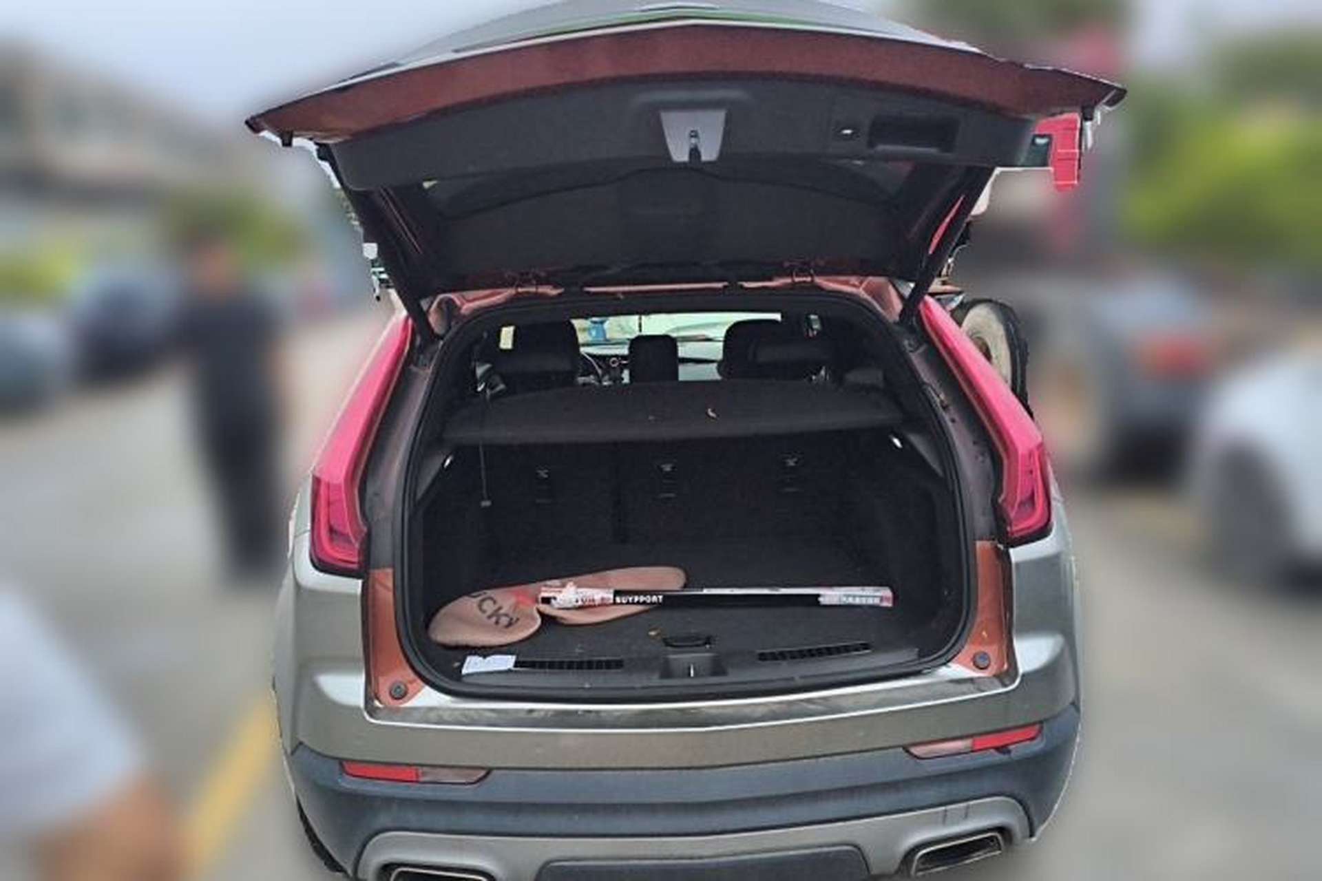 Used Cadillac XT4 2018 28T Two-Wheel-Drive Luxury Model Trunk