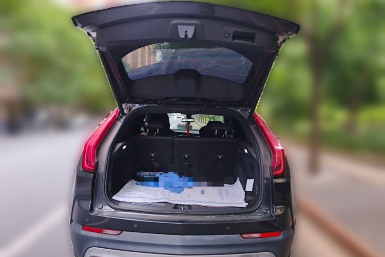 Used Cadillac XT4 2018 28T Two-Wheel-Drive Luxury Model Trunk