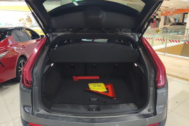 Used Cadillac XT4 2018 28T Two-Wheel Drive Tech Version Trunk