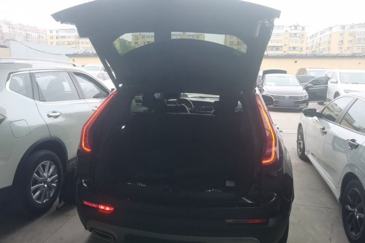 Used Cadillac XT4 2018 28T Four-Wheel Drive Leading Model Trunk