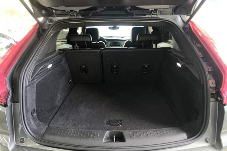 Used Cadillac XT4 2018 28T Two-Wheel Drive Tech Version Trunk