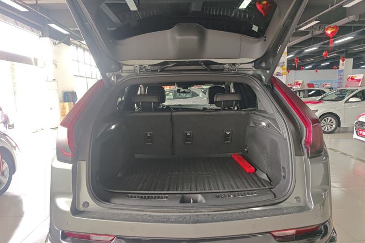 Used Cadillac XT4 2018 28T Two-Wheel Drive Leading Version Trunk