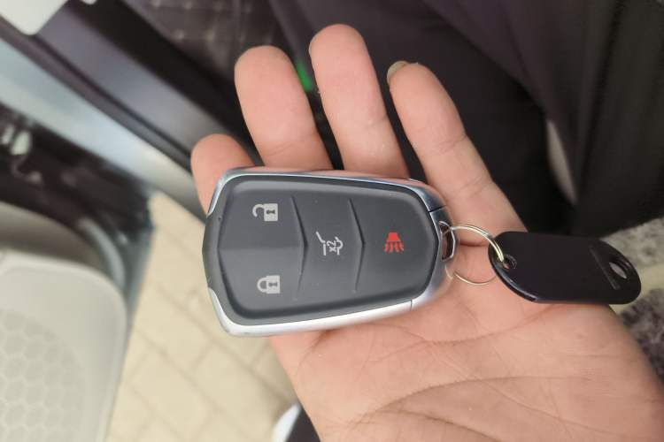Used Cadillac XT4 2018 28T Two-Wheel-Drive Luxury Model Vehicle Key