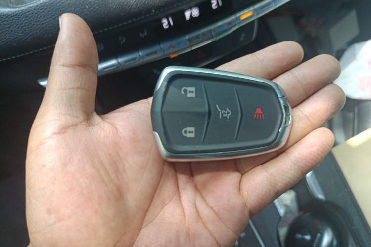 Used Cadillac XT4 2018 28T Two-Wheel-Drive Luxury Model Vehicle Key