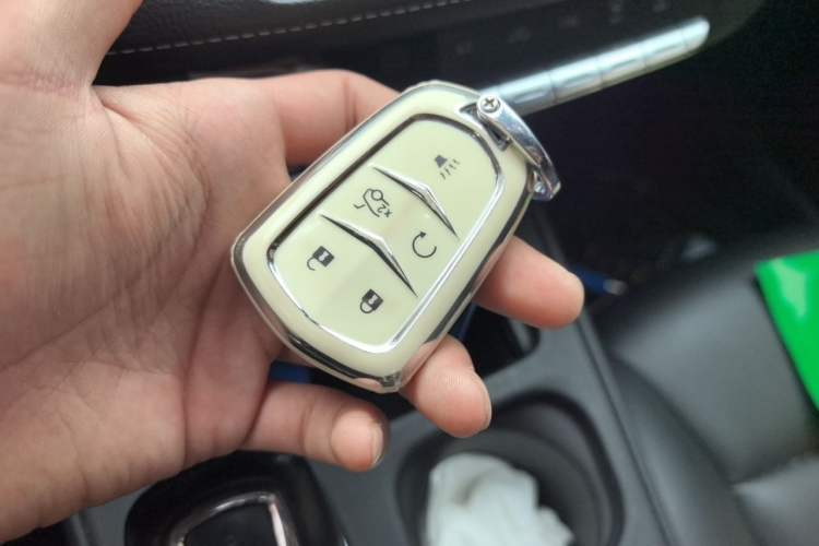Used Cadillac XT4 2018 28T Two-Wheel-Drive Luxury Model Vehicle Key