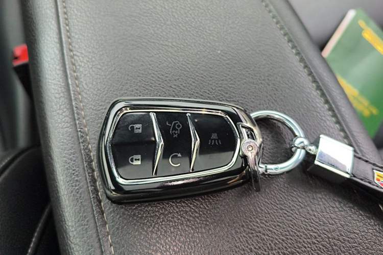 Used Cadillac XT4 2018 28T Two-Wheel-Drive Luxury Model Vehicle Key