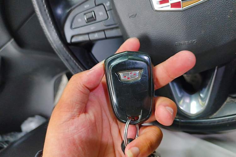 Used Cadillac XT4 2018 28T Two-Wheel-Drive Luxury Model Vehicle Key