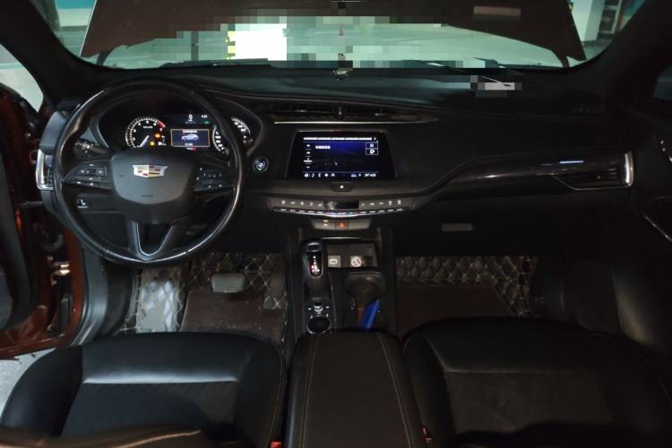 Used Cadillac XT4 2018 28T Two-Wheel Drive Tech Version Center Console
