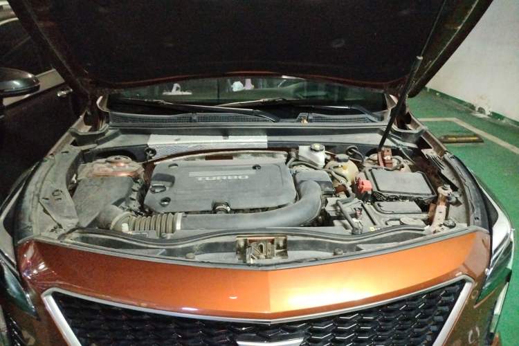 Used Cadillac XT4 2018 28T 4x4 Platinum Sport Edition Engine Bay