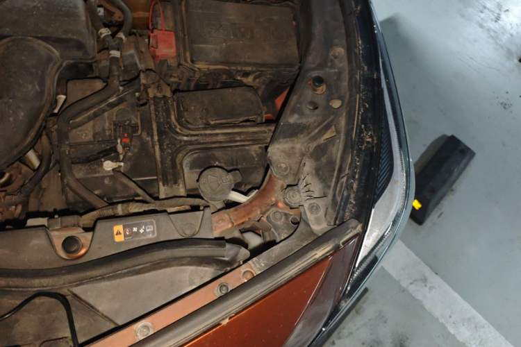 Used Cadillac XT4 2018 28T Two-Wheel Drive Tech Version Engine Bay Left