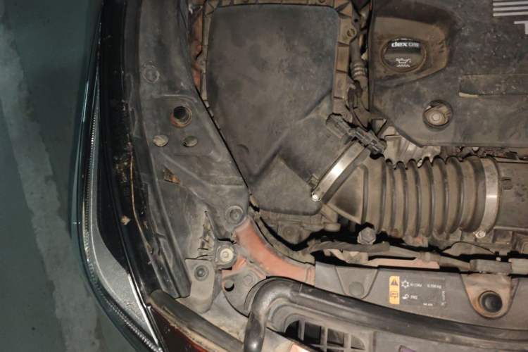 Used Cadillac XT4 2018 28T Two-Wheel Drive Tech Version Engine Bay Right