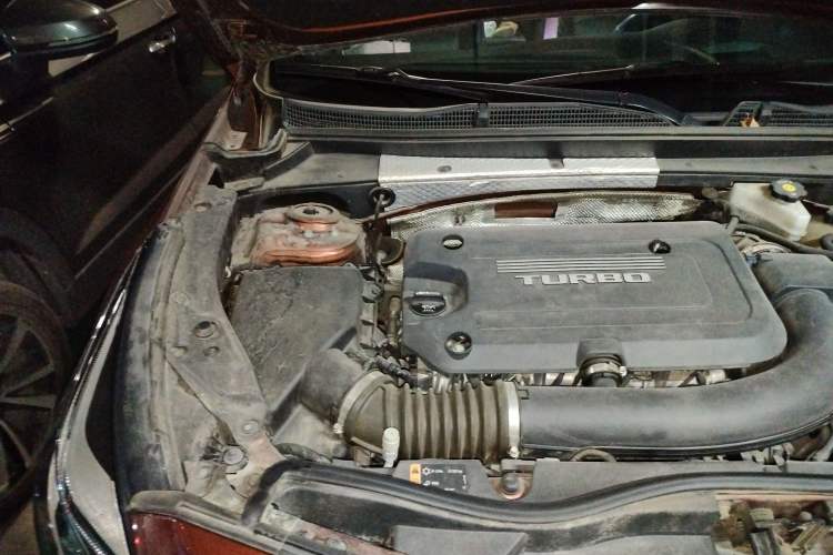 Used Cadillac XT4 2018 28T 4x4 Platinum Sport Edition Engine Bay Right