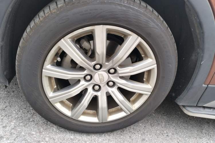 Used Cadillac XT4 2018 28T Two-Wheel Drive Leading Version Exterior 7