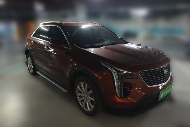 Used Cadillac XT4 2018 28T Two-Wheel Drive Tech Version Front Right 45 Deg