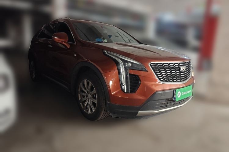 Used Cadillac XT4 2018 28T Two-Wheel-Drive Luxury Model Front Right 45 Deg