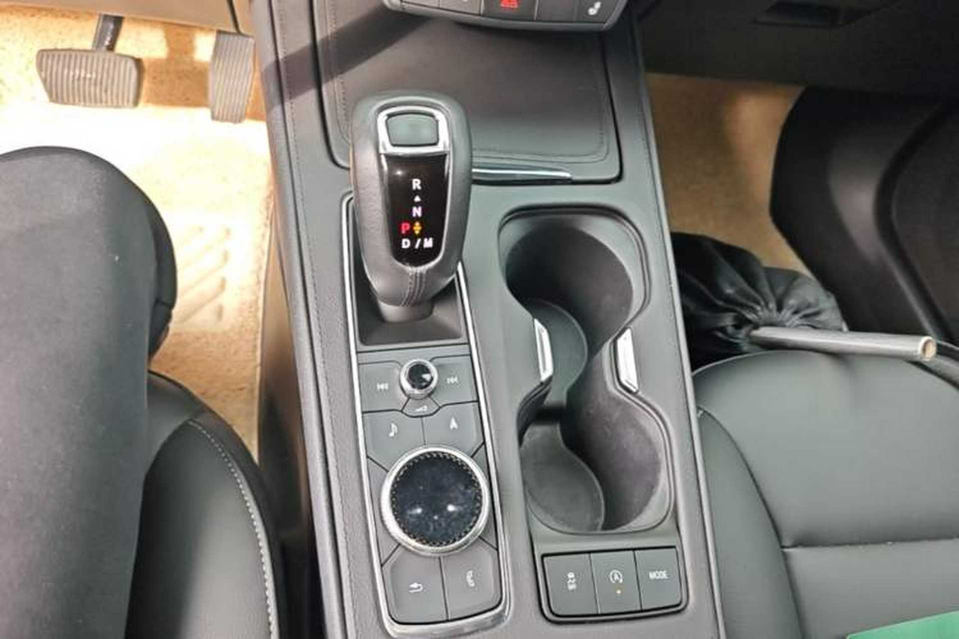 Used Cadillac XT4 2018 28T Two-Wheel Drive Leading Version Gear Lever