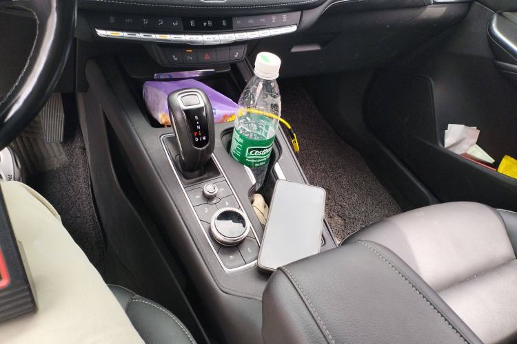 Used Cadillac XT4 2018 28T Two-Wheel Drive Leading Version Gear Lever
