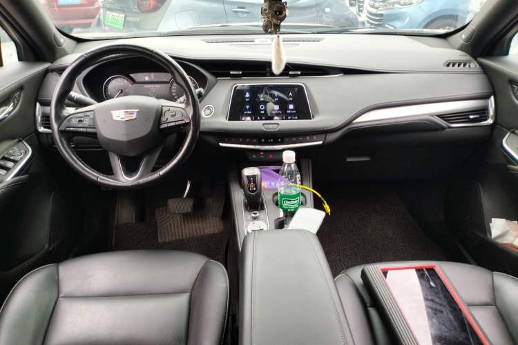 Used Cadillac XT4 2018 28T Two-Wheel Drive Leading Version Interior 2