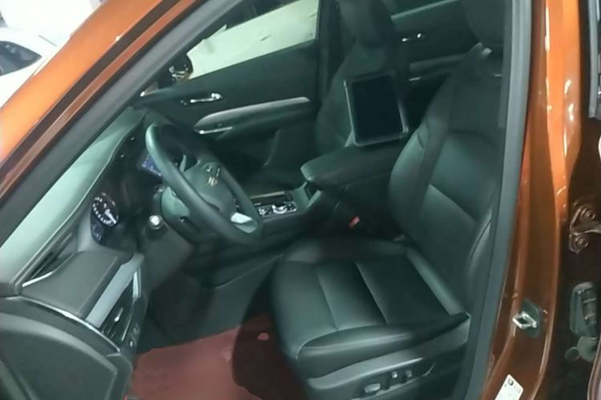 Used Cadillac XT4 2018 28T Two-Wheel-Drive Luxury Model Left Front Seat