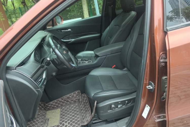 Used Cadillac XT4 2018 28T 4x4 Platinum Sport Edition Left Front Seat