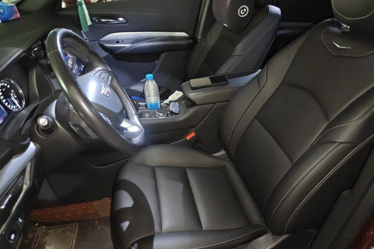 Used Cadillac XT4 2018 28T Two-Wheel-Drive Luxury Model Left Front Seat