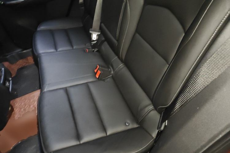 Used Cadillac XT4 2018 28T Two-Wheel-Drive Luxury Model Left Rear Seat