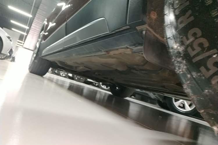 Used Cadillac XT4 2018 28T Two-Wheel-Drive Luxury Model Left Side Sill