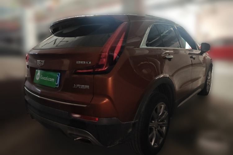 Used Cadillac XT4 2018 28T Two-Wheel-Drive Luxury Model Rear Right 45 Deg