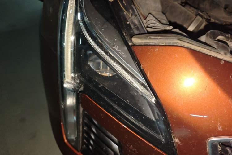 Used Cadillac XT4 2018 28T Two-Wheel Drive Tech Version Right Front Headlight