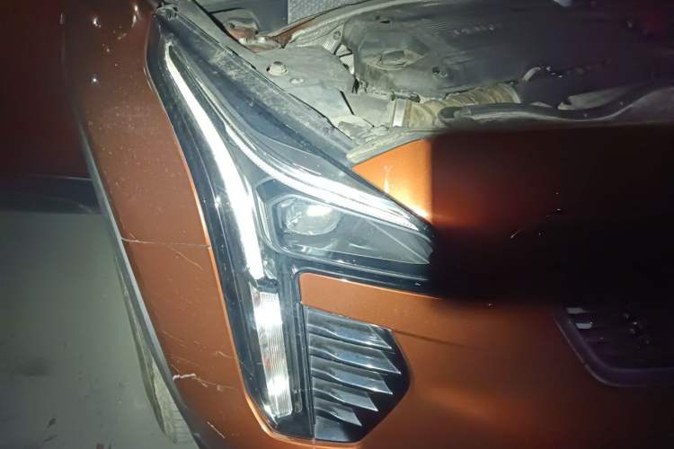 Used Cadillac XT4 2018 28T Two-Wheel Drive Tech Version Right Front Headlight