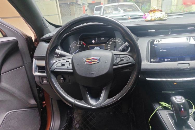 Used Cadillac XT4 2018 28T Two-Wheel Drive Leading Version Steering Wheel