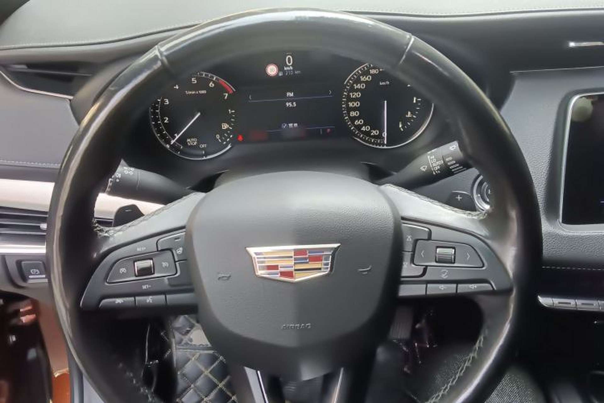 Used Cadillac XT4 2018 28T Two-Wheel Drive Leading Version Steering Wheel