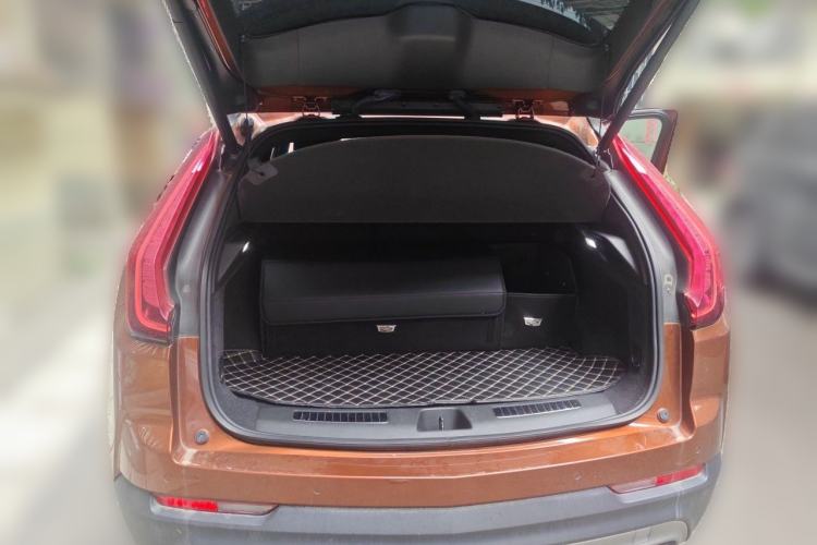 Used Cadillac XT4 2018 28T Two-Wheel Drive Leading Version Trunk