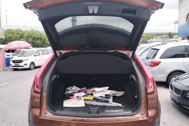 Used Cadillac XT4 2018 28T Two-Wheel Drive Leading Version Trunk