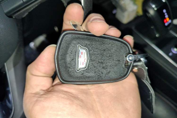 Used Cadillac XT4 2018 28T 4x4 Platinum Sport Edition Vehicle Key