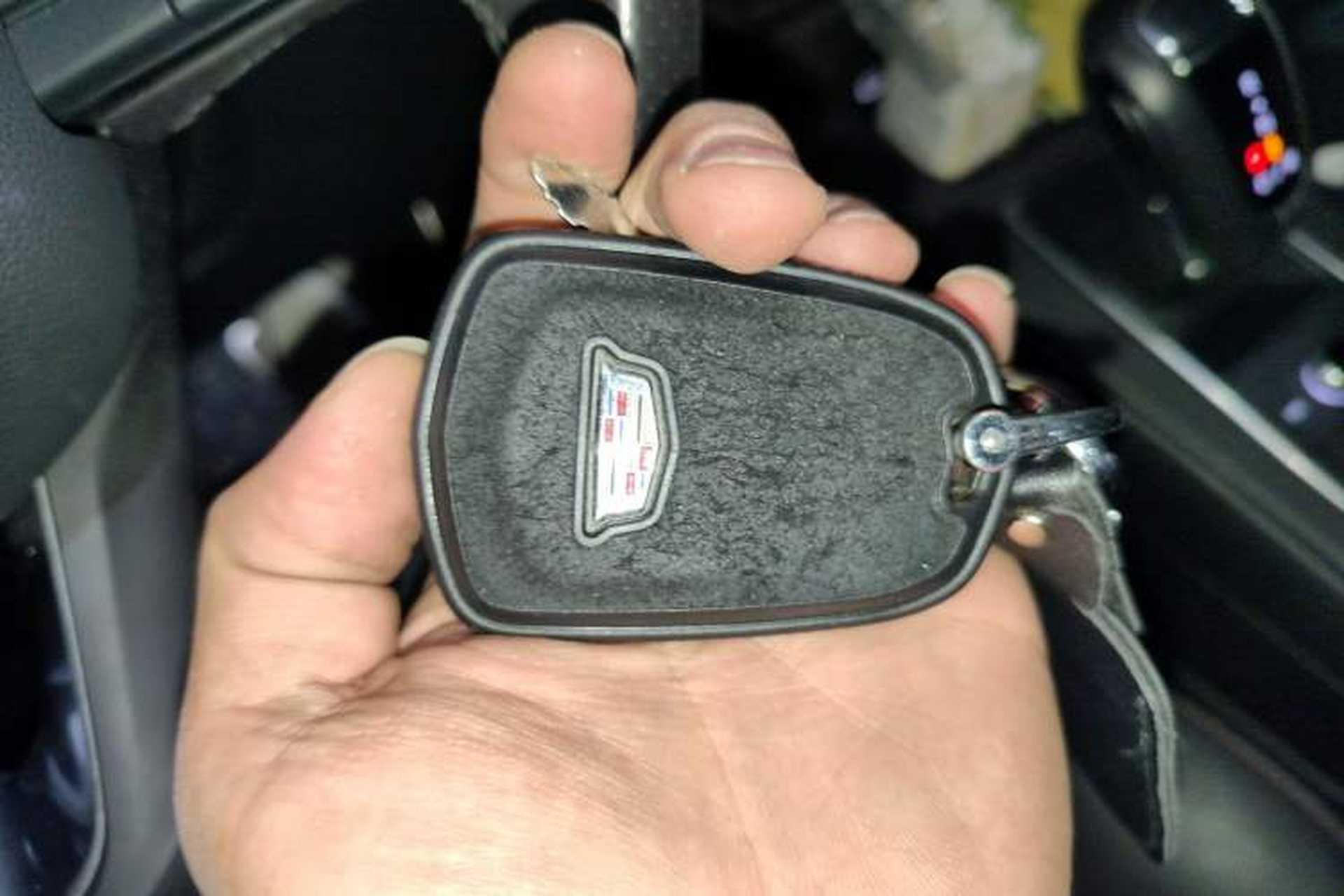 Used Cadillac XT4 2018 28T 4x4 Platinum Sport Edition Vehicle Key