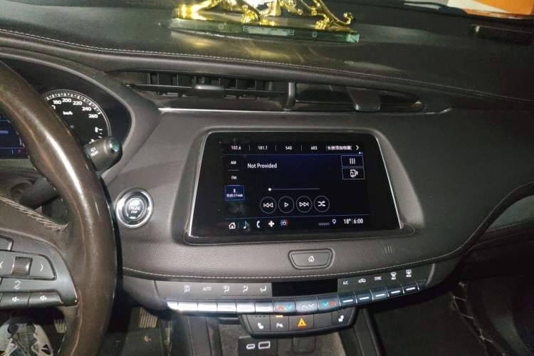 Used Cadillac XT4 2018 28T Two-Wheel-Drive Luxury Model Audio And AC Panel