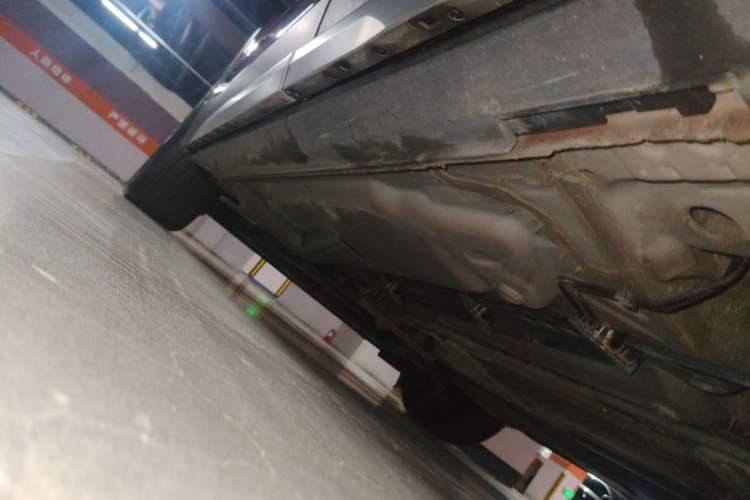 Used Cadillac XT4 2018 28T Two-Wheel-Drive Luxury Model Chassis Rear Left