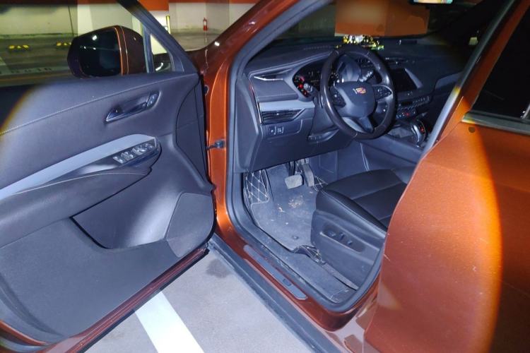 Used Cadillac XT4 2018 28T Two-Wheel-Drive Luxury Model Driver Seat