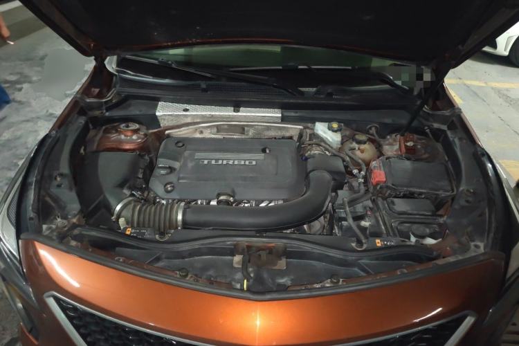 Used Cadillac XT4 2018 28T Two-Wheel Drive Luxury Sport Model Engine Bay