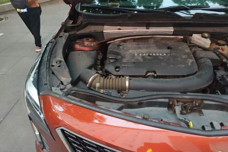 Used Cadillac XT4 2018 28T Two-Wheel Drive Leading Version Engine Bay Right