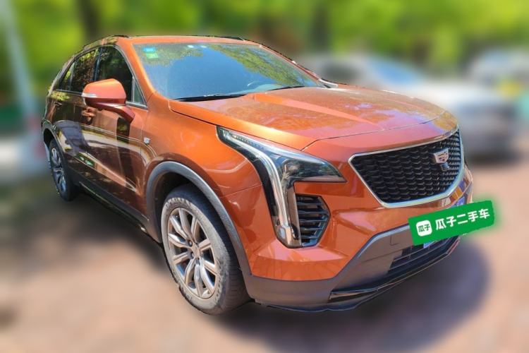 Used Cadillac XT4 2018 28T Two-Wheel Drive Luxury Sport Model Front Right 45 Deg