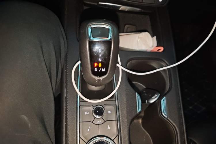 Used Cadillac XT4 2018 28T Two-Wheel Drive Leading Version Gear Lever