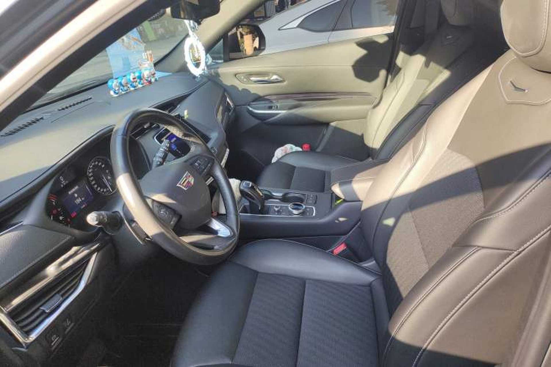 Used Cadillac XT4 2018 28T Two-Wheel Drive Tech Version Left Front Seat