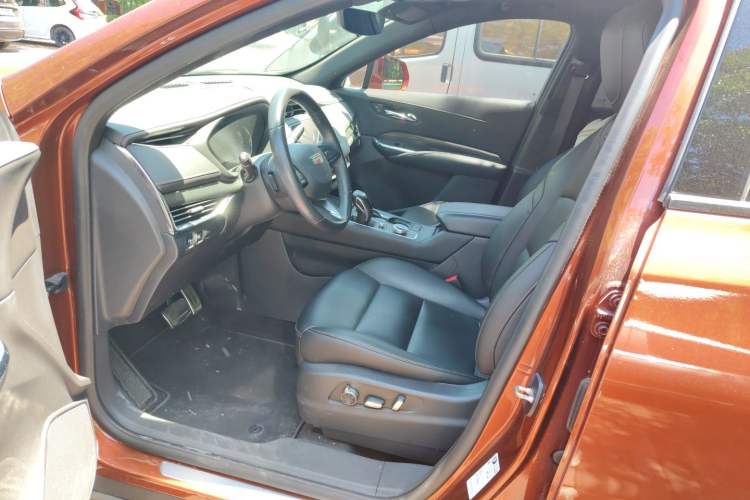 Used Cadillac XT4 2018 28T Two-Wheel Drive Luxury Sport Model Left Front Seat